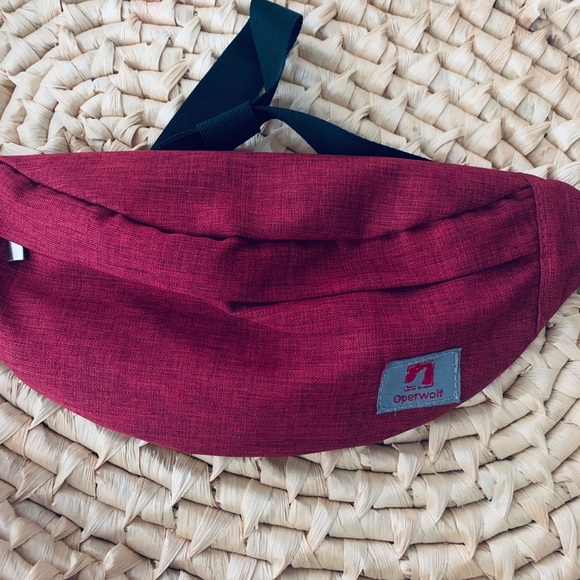 maroon fanny pack